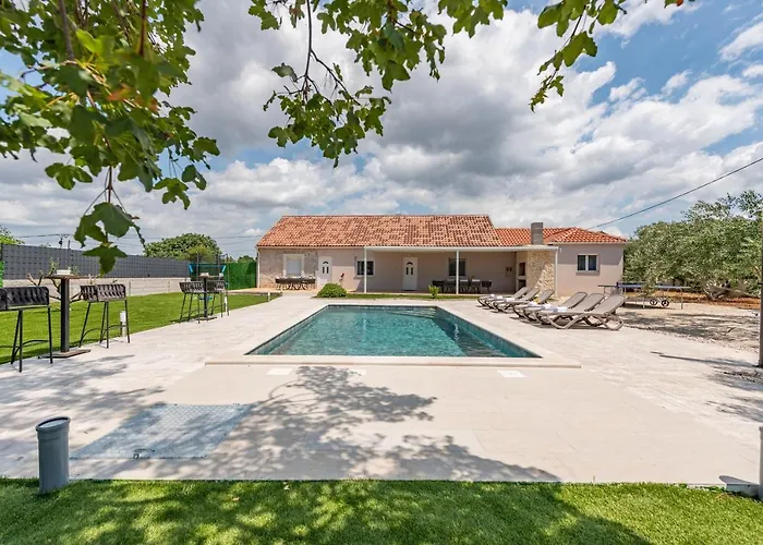 Вилла New Life Zadar Сукошан